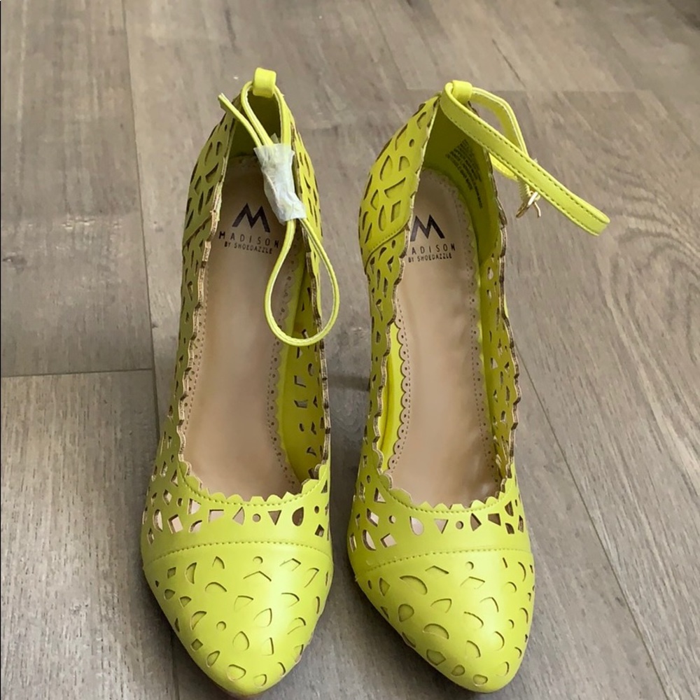 Brand new bright yellow heels